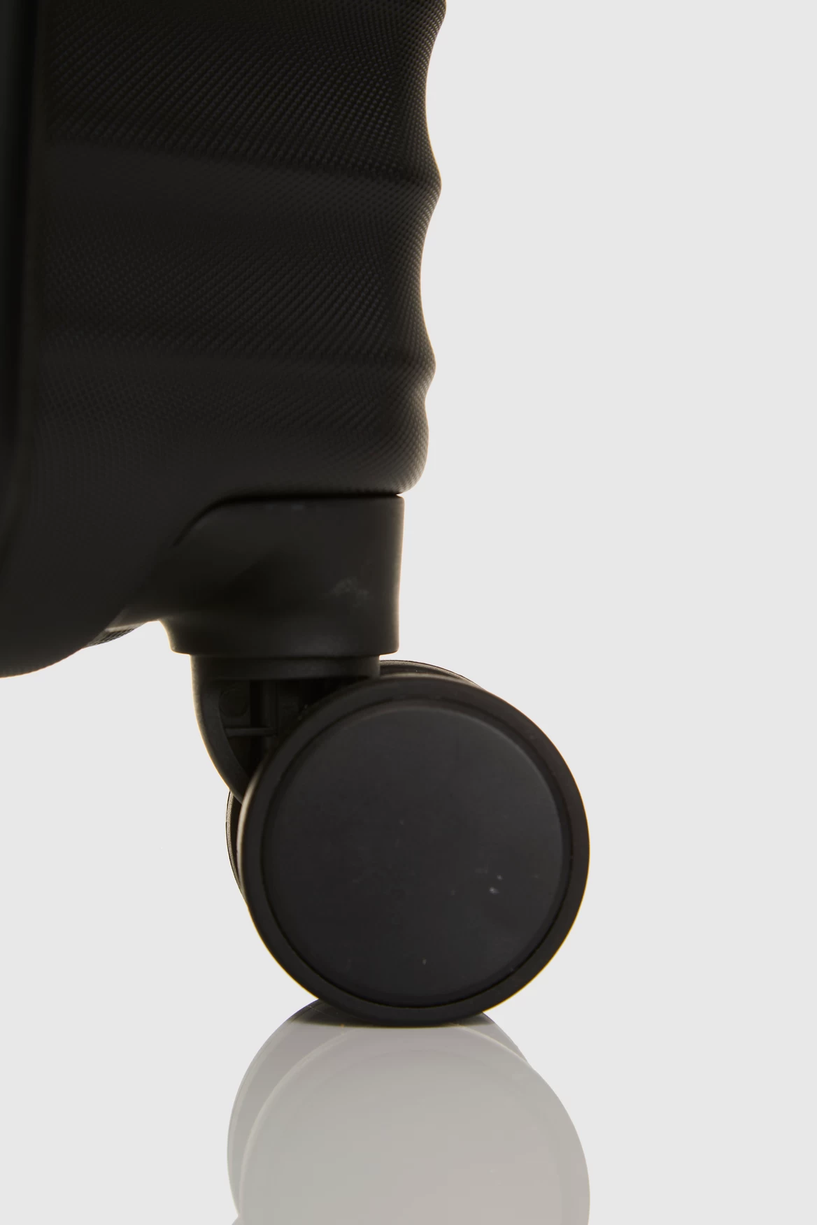 Berlin 78cm Suitcase 6 Berlin 78cm Suitcase - Image 6