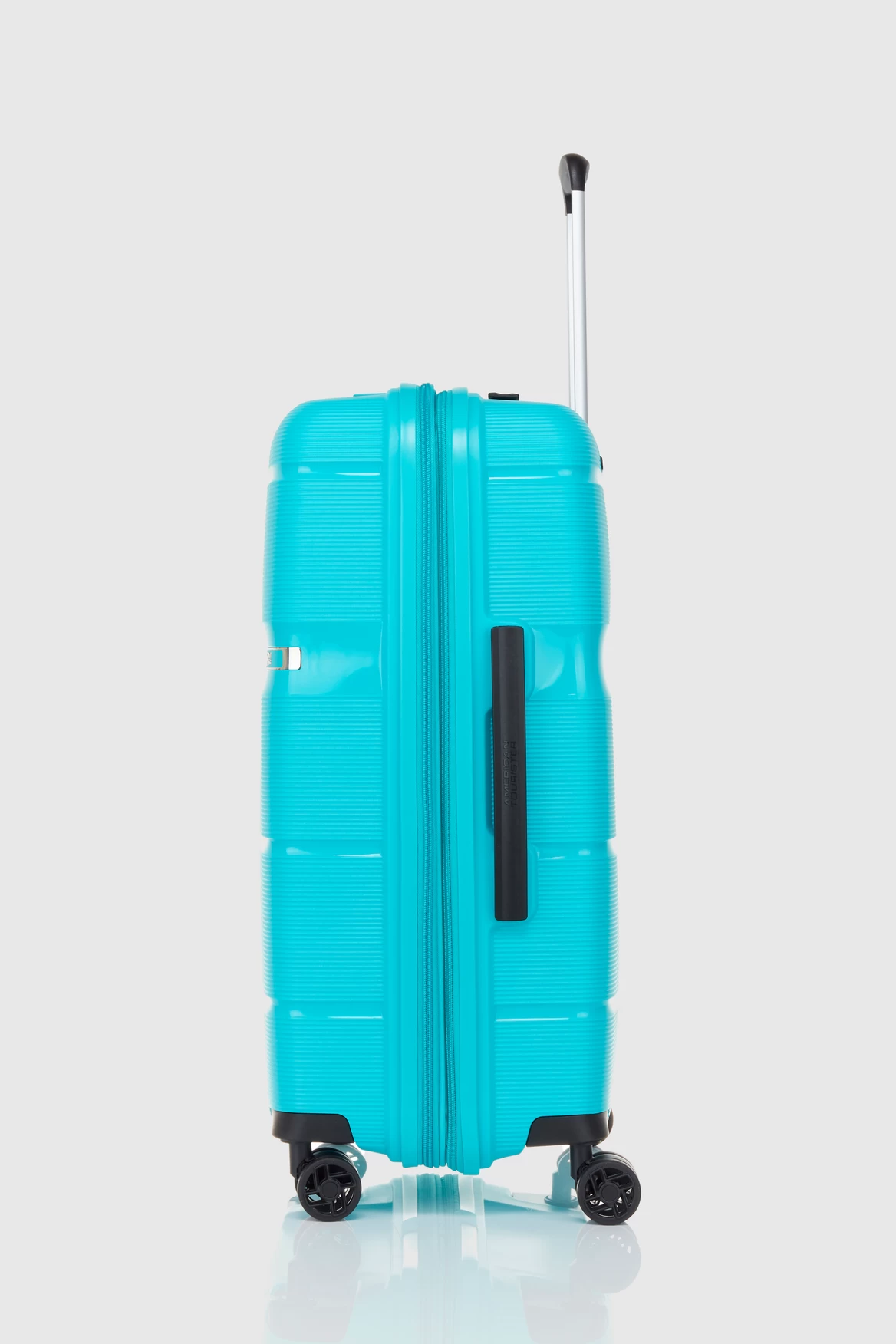 American Tourister Linex 66cm Suitcase 2 American Tourister Linex 66cm Suitcase - Image 2