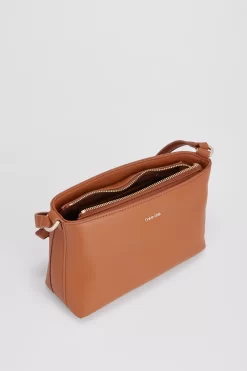 Calvin Klein Must Crossbody Bag -Travel Luggage Shop 3210191 3