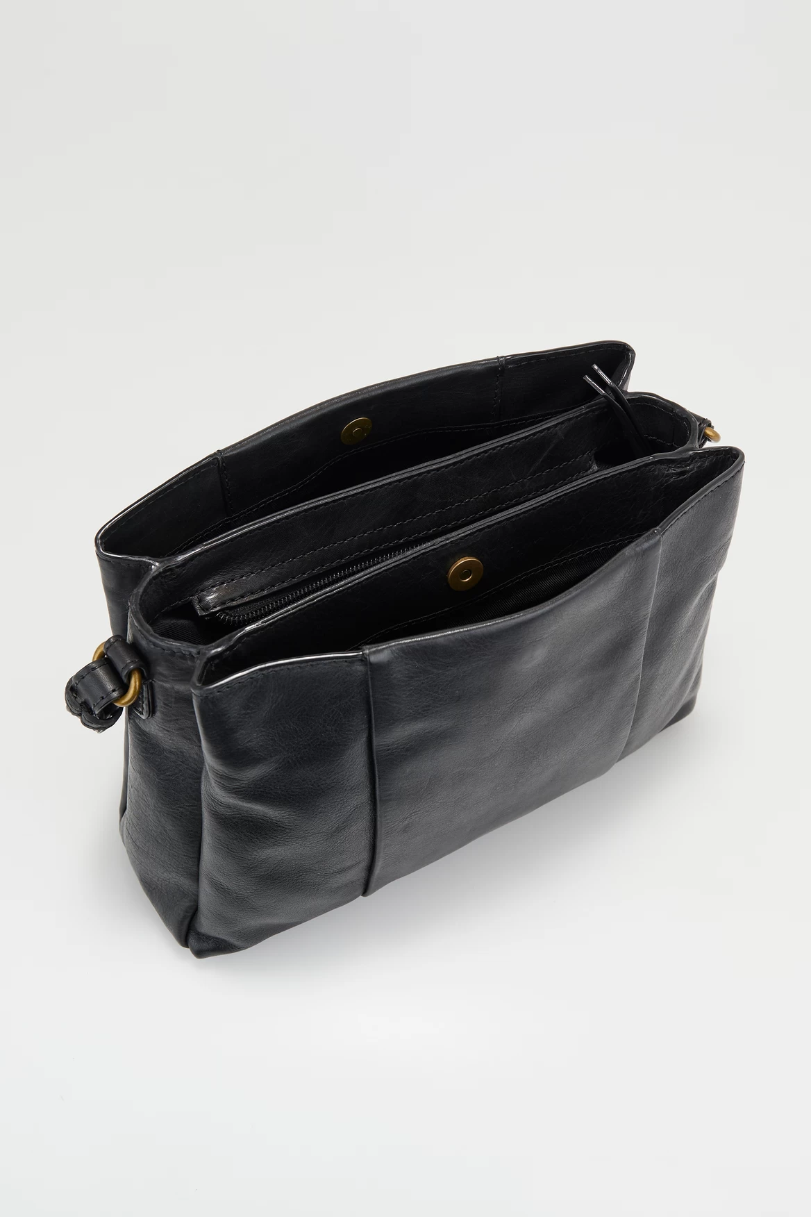 Ava Leather Crossbody Bag 3 Ava Leather Crossbody Bag - Image 3