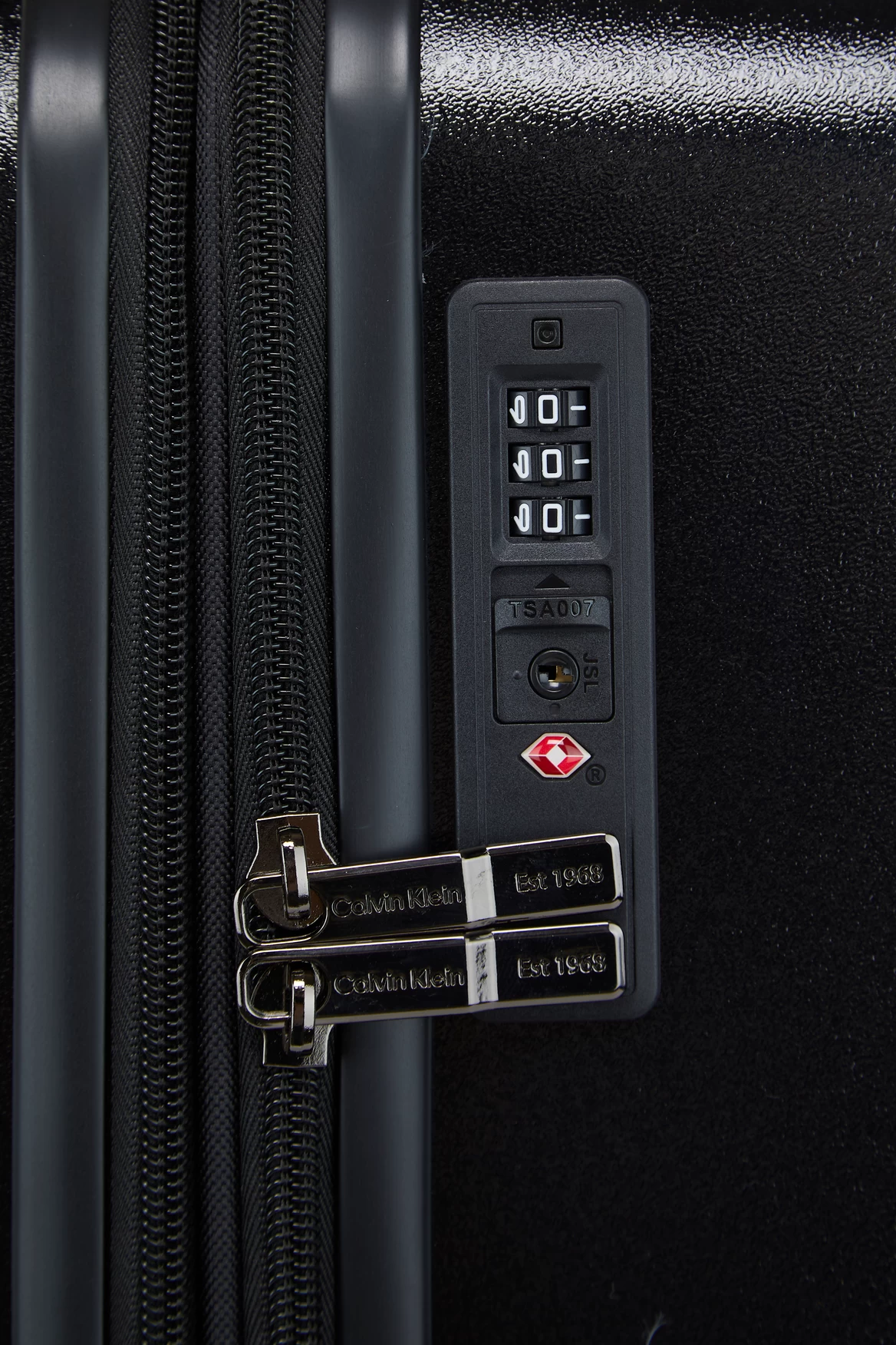 Calvin Klein Overlay 67cm Suitcase 7 Calvin Klein Overlay 67cm Suitcase - Image 7