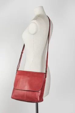 Maya Leather Classic Flapover Bag 7 Maya Leather Classic Flapover Bag -Travel Luggage Shop 3210606 4