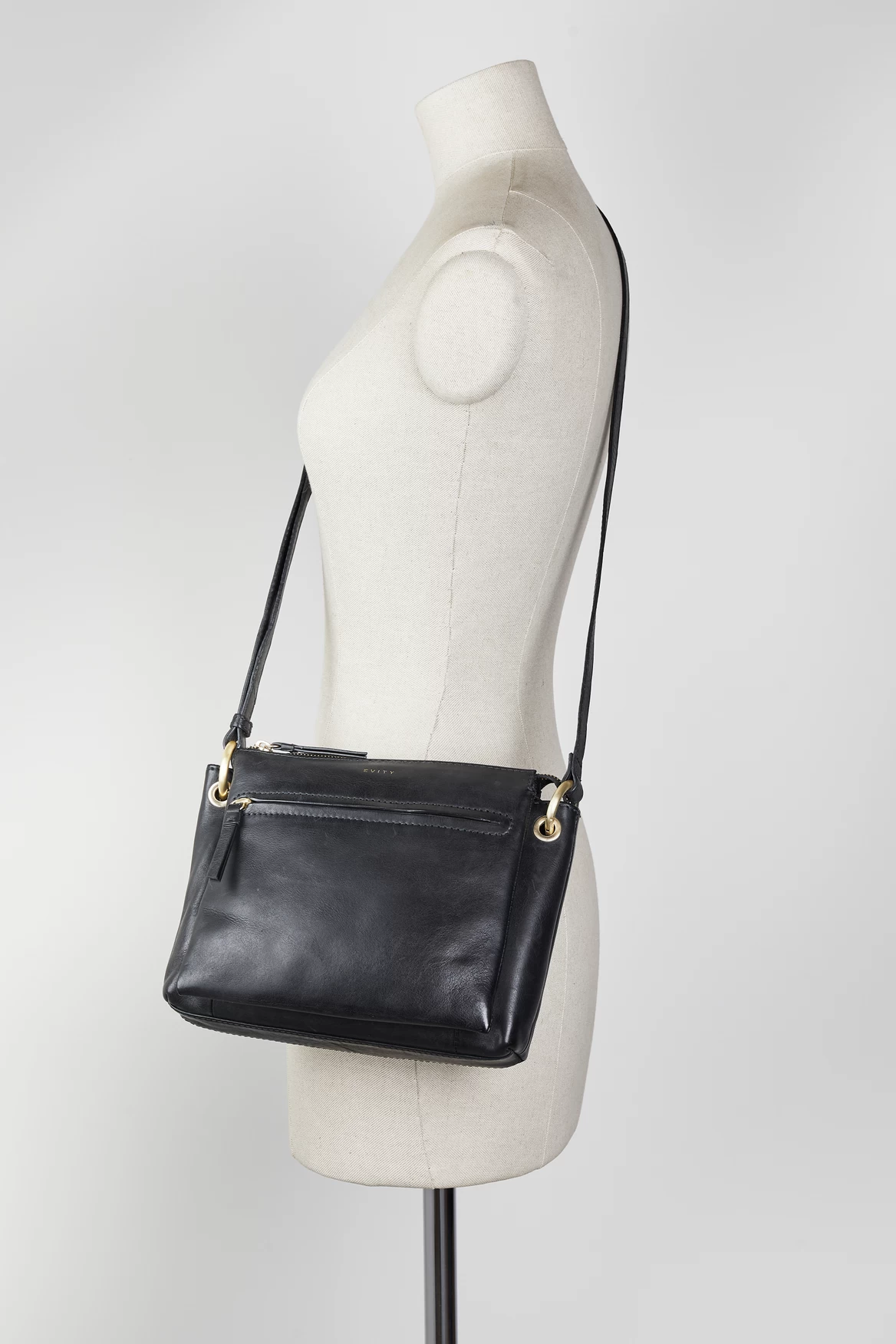 Guild Leather Crossbody Bag 4 Guild Leather Crossbody Bag - Image 4