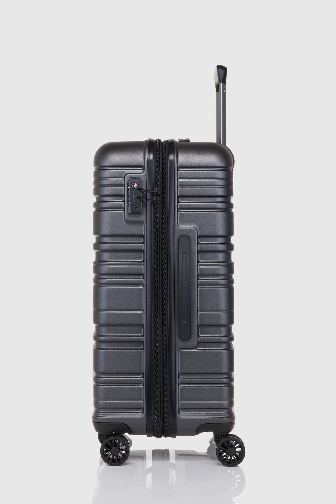 Antler Holcombe 68cm Suitcase 2 Antler Holcombe 68cm Suitcase - Image 2